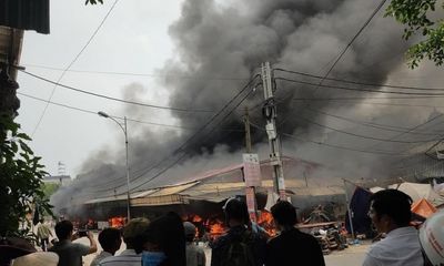Cháy chợ Ngọc Lịch ở Hưng Yên