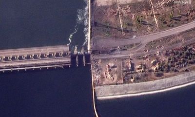 Video: Vụ nổ đánh sập cầu trên đập thủy điện Kherson
