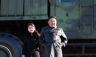 Ông Kim Jong-un lần thứ 2 xuất hiện cùng con gái