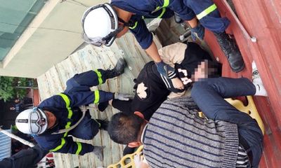 Hà Nội: Thanh niên rơi từ tầng 11 chung cư xuống mái tôn ngày mùng 1 Tết