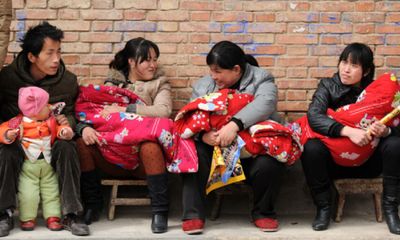 Tỉnh ở Trung Quốc tạo điều kiện cho người chưa kết hôn có con