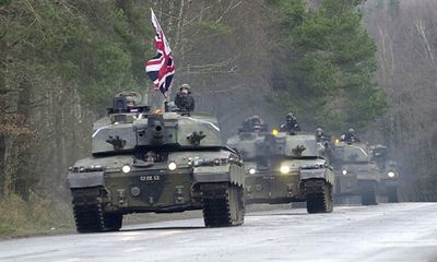 Kho dự trữ quân đội Anh đang cạn kiệt vì xung đột Nga Ukraine