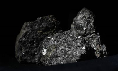 Iran phát hiện mỏ lithium khổng lồ 8,5 triệu tấn