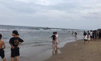 Thanh Hoá: Nhóm học sinh rủ nhau đi bơi ngoài biển, 2 em nhỏ tử vong