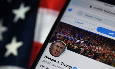 Cựu Tổng thống Trump khởi kiện Facebook, Twitter và Google