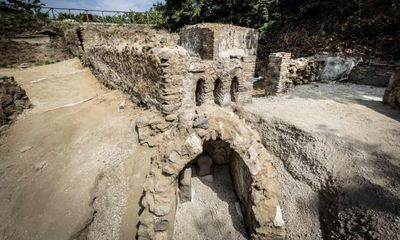 Phát hiện bộ hài cốt được bảo quản tốt chưa từng thấy trong ngôi mộ ở Pompeii