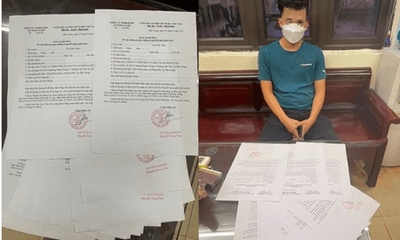 Hà Nội: Lập biên bản nam thanh niên mang theo 18 giấy đi đường 
