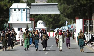 Hệ thống phòng không đánh chặn nhiều tên lửa nhằm vào sân bay Kabul