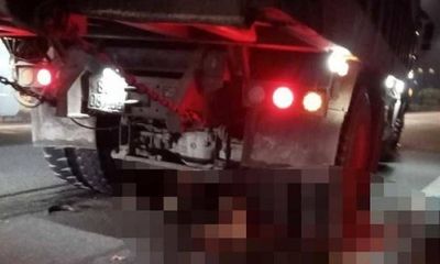 Tin tức tai nạn giao thông mới ngày 2/10: Xe máy va chạm với xe tải, 2 phụ nữ tử vong