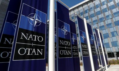 Nga yêu cầu NATO đóng cửa văn phòng ở Moscow sau vụ trục xuất 8 đại diện ngoại giao
