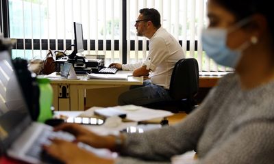 Bồ Đào Nha thông qua luật lao động mới, cấm sếp nhắn tin cho nhân viên sau giờ làm việc