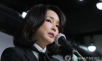Vợ ứng viên tổng thống Hàn Quốc lên tiếng xin lỗi sau cáo buộc 