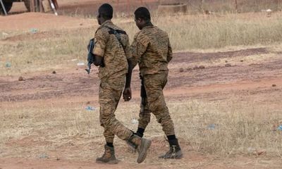 Nổ súng trong doanh trại quân đội ở Burkina Faso