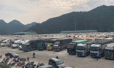Lạng Sơn tạm dừng tiếp nhận xe chở hoa quả tươi xuất khẩu do cửa khẩu quá tải