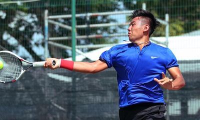 Tay vợt số 1 Việt Nam tiến vào bán kết giải quần vợt ở Pháp