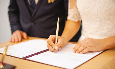 Hi hữu cặp vợ chồng Nhật Bản 3 năm ly hôn 1 lần