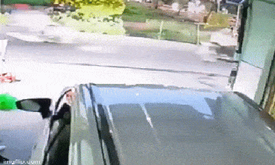 Video: Bất ngờ cảnh ô tô 