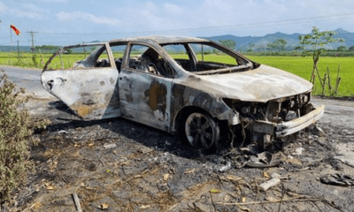 Nghệ An: Ô tô bất ngờ bốc cháy khi đang di chuyển, gia đình 4 người may mắn thoát nạn