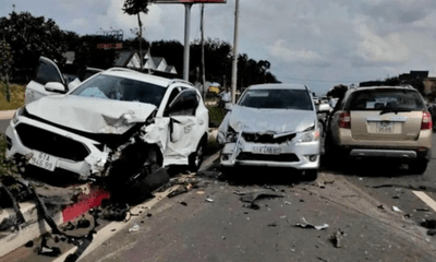 Tin tức tai nạn giao thông mới ngày 28/5: Tai nạn liên hoàn giữa 3 xe ô tô ở Bình Dương