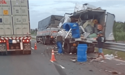 Tin tức tai nạn giao thông mới ngày 2/6: Hai xe tải tông nhau vỡ nát trên cao tốc Trung Lương - Mỹ Thuận