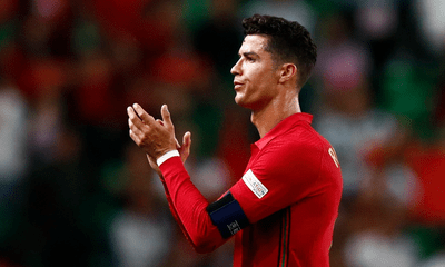 Ronaldo muốn rời MU, sẵn sàng giảm thu nhập để tìm bến đỗ mới