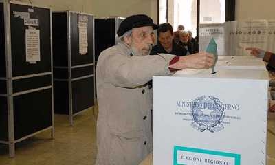 Tin thế giới - Italy: Cử tri đi bỏ phiếu trong cuộc bầu cử sớm
