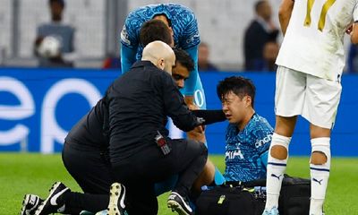 Son Heung-min bị rạn xương hốc mắt, nguy cơ lỡ World Cup 2022?