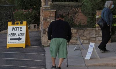 Bầu cử giữa nhiệm kỳ Mỹ 2022: 60 máy bỏ phiếu tại bang Arizona gặp sự cố