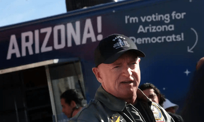 Đảng Dân chủ giành chiến thắng quan trọng tại Arizona