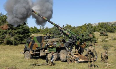 Politico: Pháp không thể viện trợ thêm vũ khí cho Ukraine