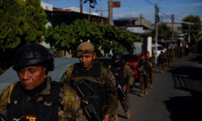 El Salvador triển khai 10.000 quân bao vây 