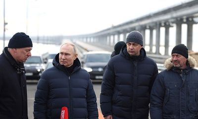 Tổng thống Putin thị sát cây cầu nối với Crimea bị hư hại trong vụ nổ tháng 10