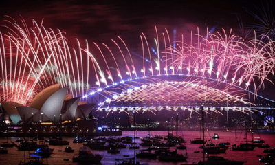 Video: Mãn nhãn màn pháo hoa lung linh đón năm mới 2023 ở Sydney