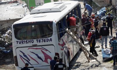 Tai nạn xe buýt ở Mexico, ít nhất 15 người thiệt mạng