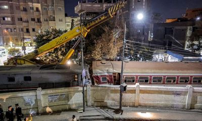 Ai Cập: Tàu trật đường ray, gần 20 người thương vong
