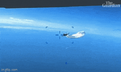 Mỹ tung video vụ va chạm với máy bay Nga tại Biển Đen
