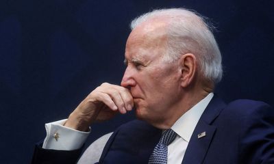 Tổng thống Biden ra lệnh không kích miền Đông Syria, đáp trả vụ tấn công căn cứ Mỹ