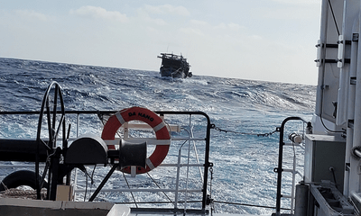 Cứu nạn 39 ngư dân Quảng Ngãi trôi dạt giữa Biển Đông