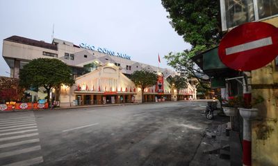 Đường phố Hà Nội tĩnh mịch trong ngày đầu tiên năm Nhâm Dần 2022