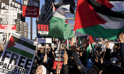 Đám đông biểu tình kéo đến nhà ông Biden để phản đối xung đột ở Gaza