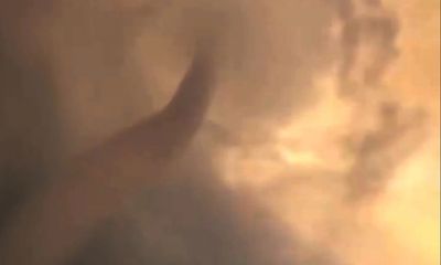 Video: Vòi rồng cao hàng chục mét xuất hiện trên biển Cửa Lò