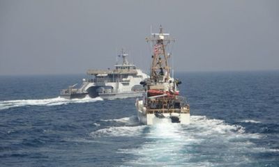 Công bố video vệ binh Iran chạm trán khu trục hạm Mỹ sau khi kiểm soát tàu dầu trên vịnh Oman