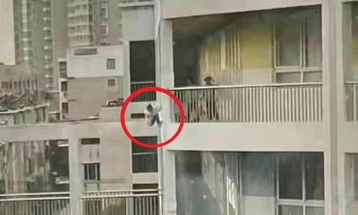 Trung Quốc: 3 học sinh rủ nhau nhảy lầu tự tử trong trường trước sự bàng hoàng của mọi người