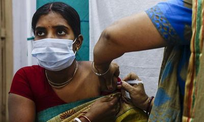 Ấn Độ: Số ca tử vong do COVID-19 bất ngờ tăng đột biến