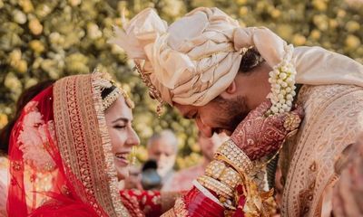 Choáng ngớp trước đám cưới xa hoa của minh tinh gợi cảm nhất Bollywood