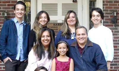 Gia đình thiên tài tại Mỹ: Cả 10 người con đều vào đại học trước năm 13 tuổi