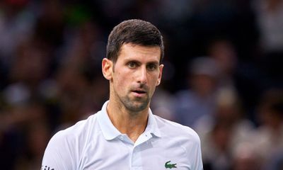 Tay vợt Djokovic bị điều tra về việc khai báo y tế gian dối