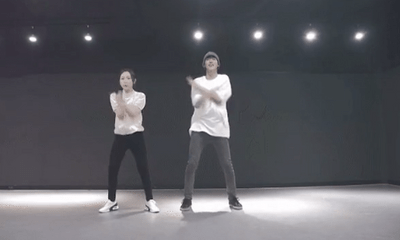 Video tổng tài trong 'Hẹn hò chốn công sở' luyện tập vũ đạo tại studio nổi tiếng toàn cầu gây sốt