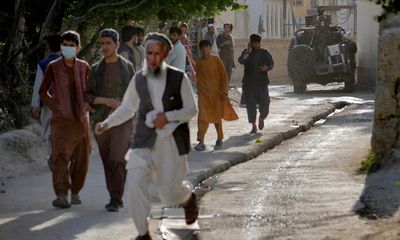 Nổ bom kinh hoàng tại nhà thờ Hồi giáo ở Afghanistan, hơn 50 người chết