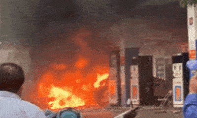 Video: Tài xế đạp nhầm chân ga, ô tô đâm thẳng vào cây xăng gây cháy lớn